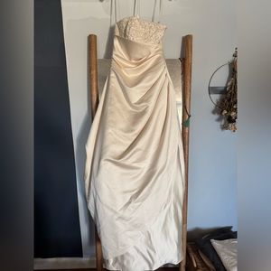 David’s Bridal Wedding Dress 
NWT